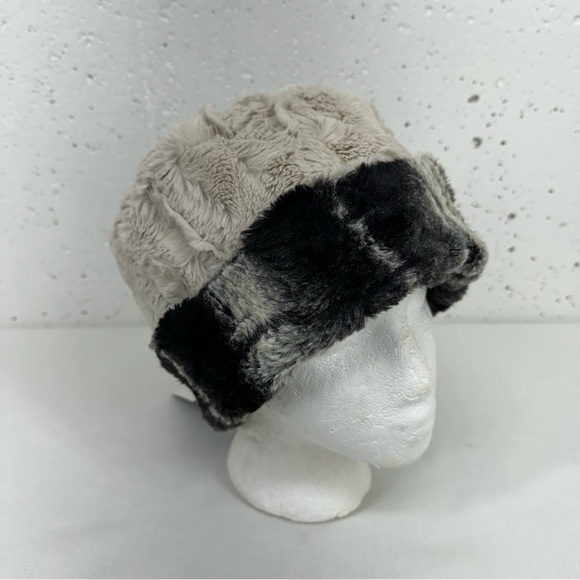 Pandemonium Millinery Large Cuffed Reversible Honey Badger Sand Faux Fur Hat New - Picture 1 of 11
